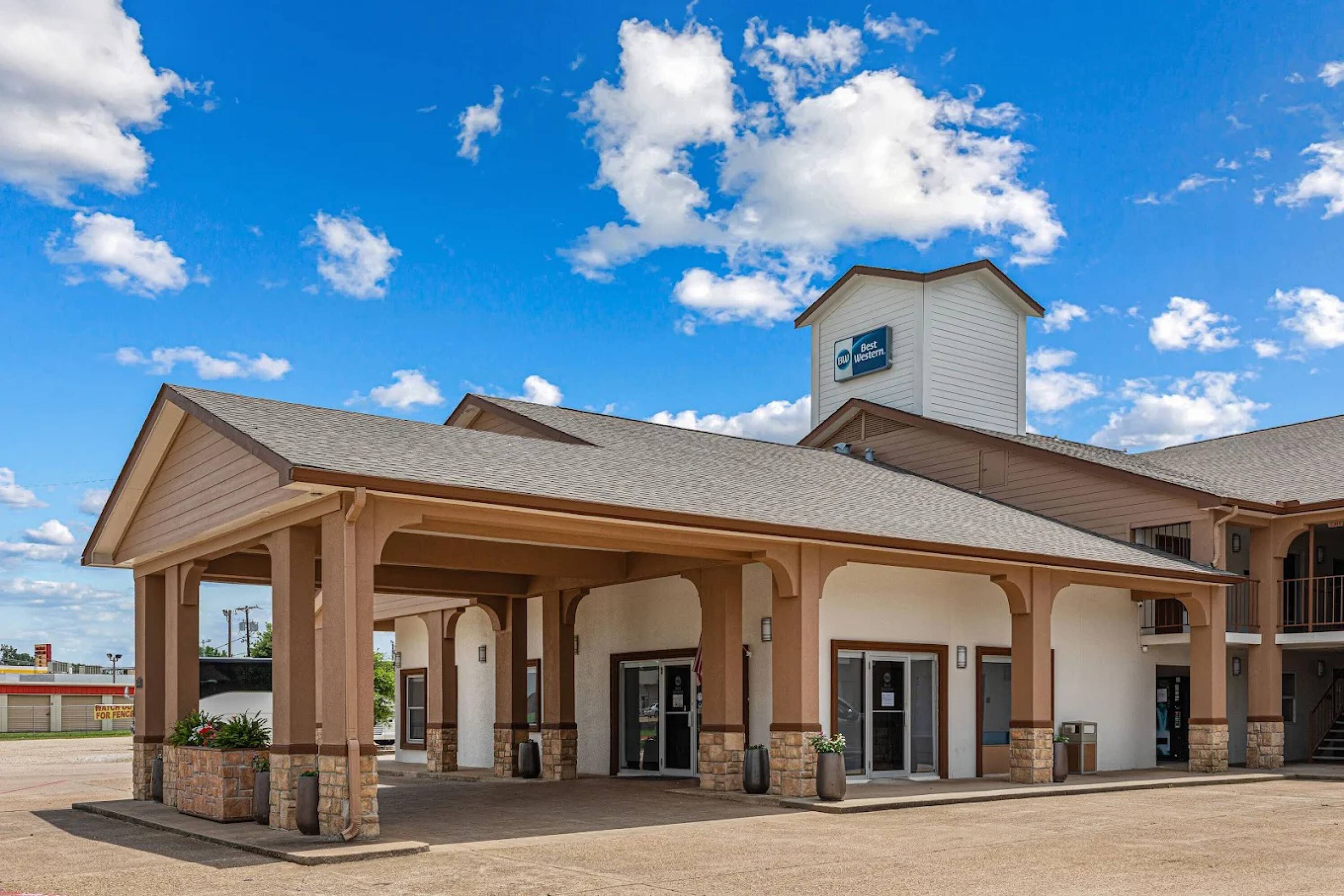 Executive Inn & Suites — Mission, TX — photo 18 of 44