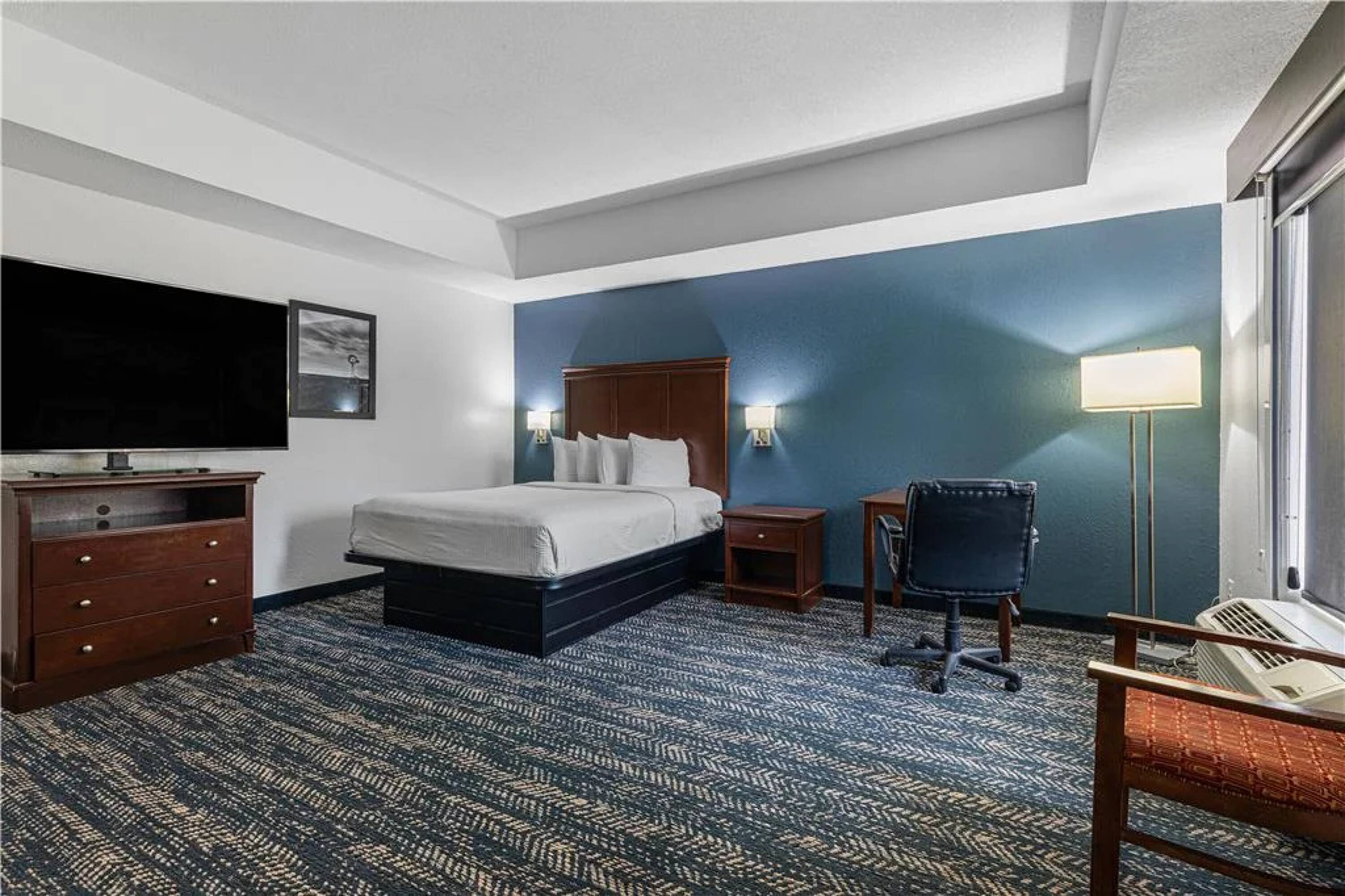 Executive Inn & Suites — Mission, TX — photo 30 of 44