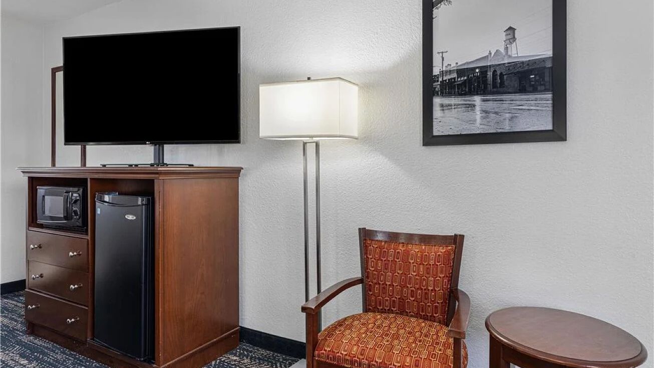 Executive Inn & Suites — Mission, TX — photo 35 of 44
