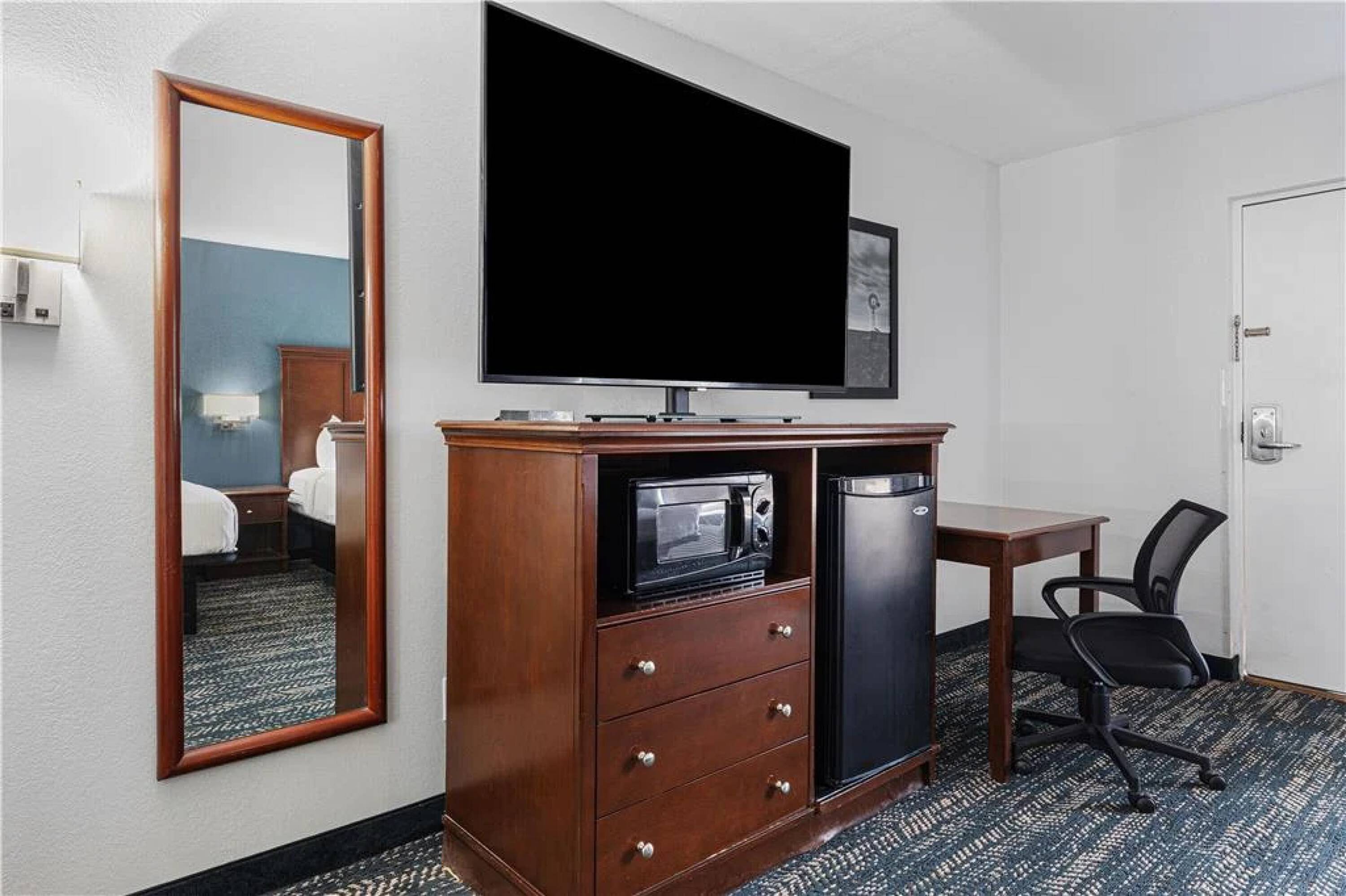 Executive Inn & Suites — Mission, TX — photo 40 of 44