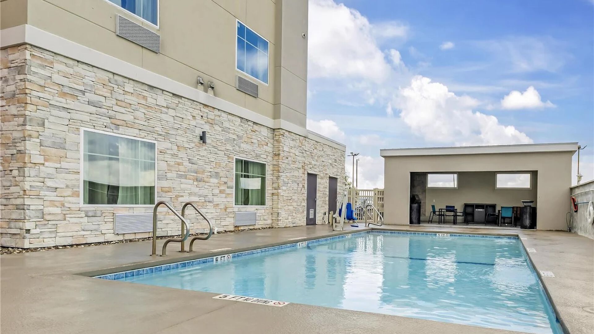 Executive Residency by Best Western — Corpus Christi — photo 3 of 47